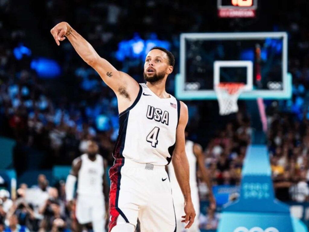 Curry mantuvo viva la ilusión del Dream Team ante Serbia