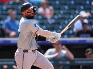 Alí Sánchez tuvo su primer juego de tres hits en la MLB