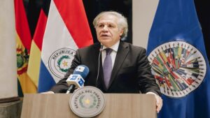 Luis Almagro solicitará a la Corte Penal Internacional que ordene el arresto del presidente de Venezuela