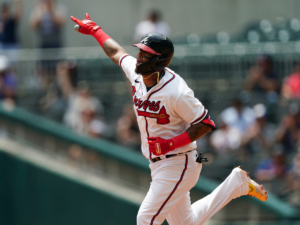 Arcia llegó a 10 vuelacercas en triunfo de Atlanta