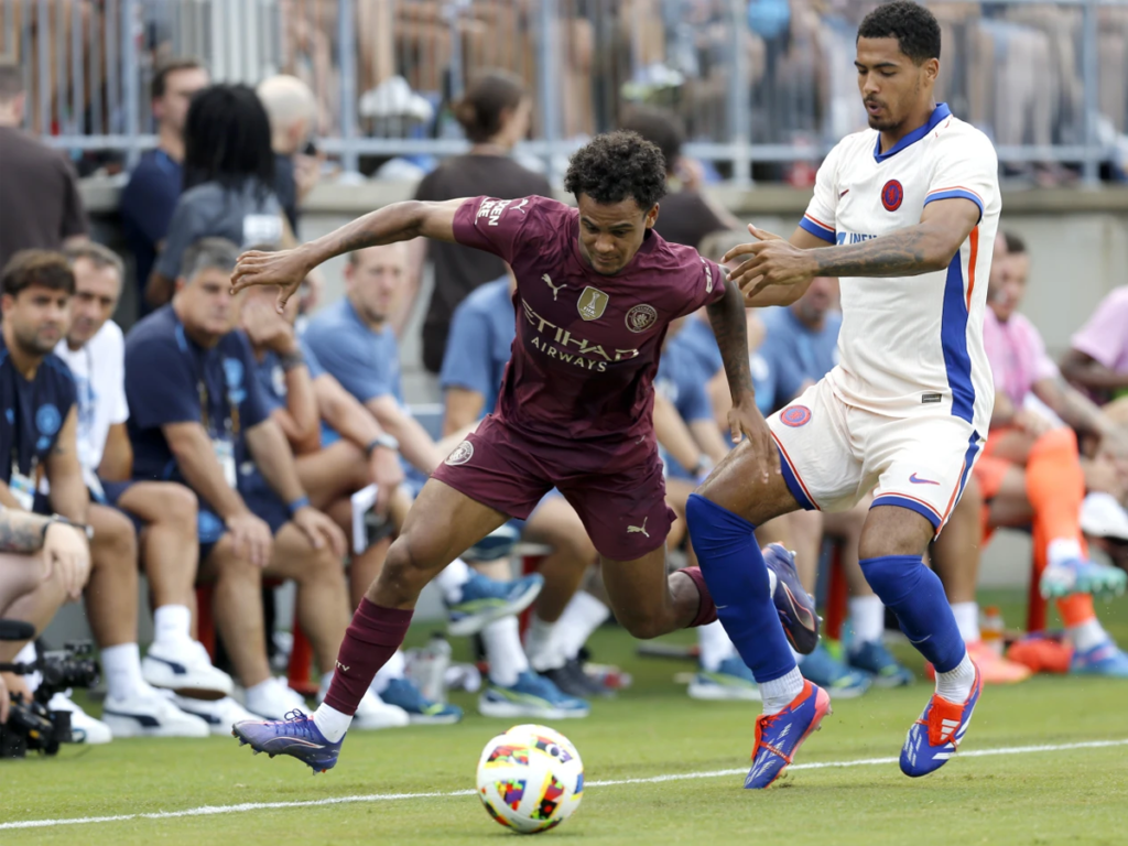 El City perderá a Oscar Bobb al menos cuatro meses