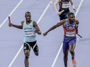 ¡Por centésimas! Estados Unidos es campeón del 4x400