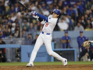 Ohtani cerca de ser el primero 50-50