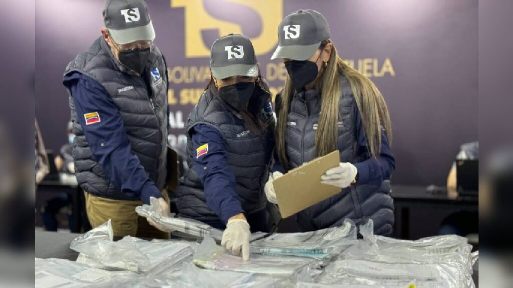 Especialistas designados por el TSJ continúan valoración de material de elecciones presidenciales del 28J