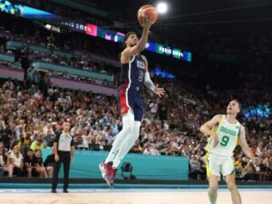Tyrese Haliburton pasó JJ.OO con lesión en la pierna
