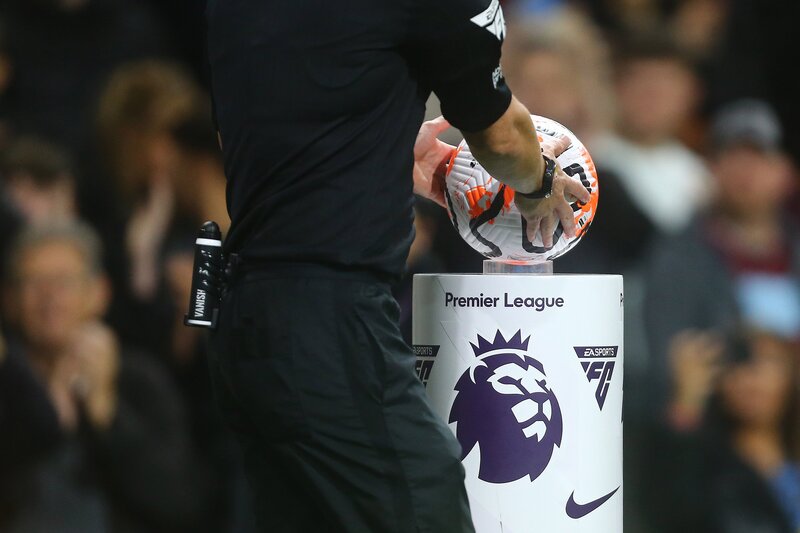 ¡Revolución! Árbitros de la Premier League deberán revelar su equipo