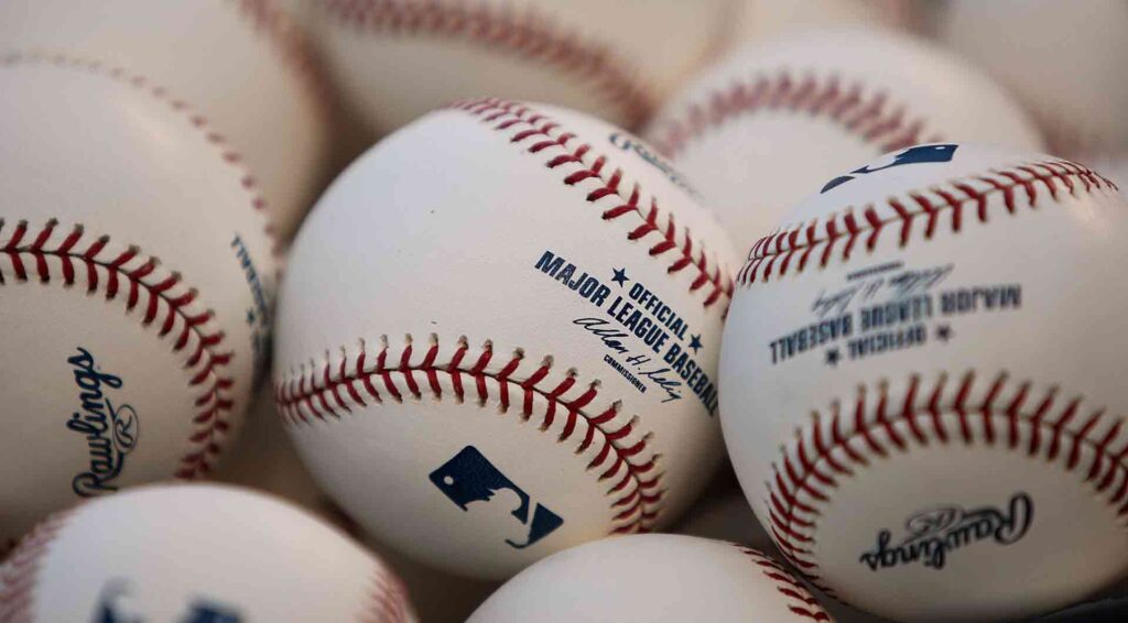 Freddie Freeman, estrella de los Dodgers, pide orar por su pequeño