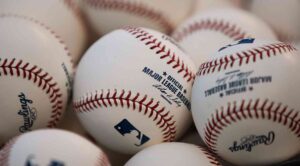Freddie Freeman, estrella de los Dodgers, pide orar por su pequeño