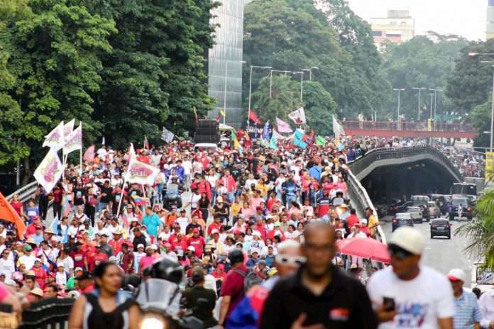 Marcha chavista plenó avenidas del centro de Caracas este 28 de agosto