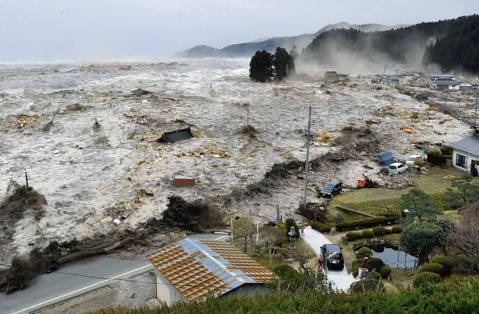 Un tsunami con olas de medio metro golpeó este jueves las costas de Japón