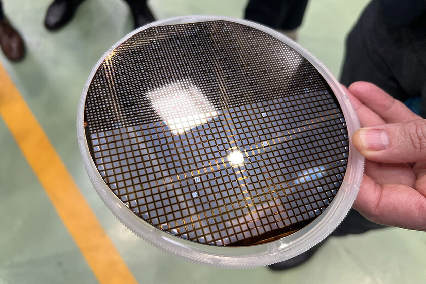 TSMC va a apostar por los sustratos de vidrio a petición de NVIDIA. En esta carrera Intel va en primera posición