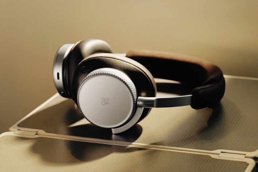 la obra centenaria de B&O son unos exquisitos auriculares de 1.500 euros