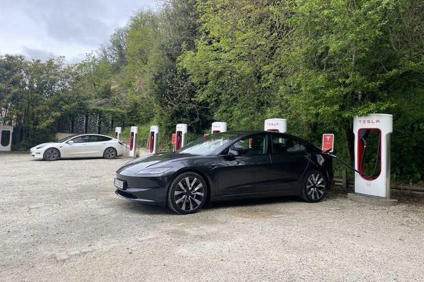 Llamar a un Tesla para que te recoja de forma 100% autónoma ya es posible. Si vives en Estados Unidos, claro