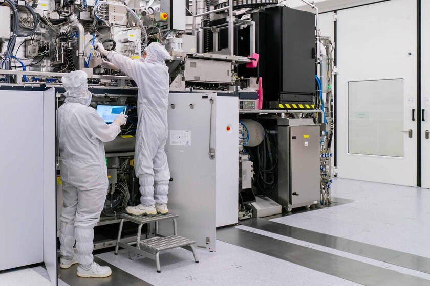 acusa a sus fabricantes de equipos para chips de reclutar ingenieros taiwaneses