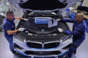 BMW ya tiene fecha para su coche de hidrógeno. Y Toyota está dispuesta a echarle una mano