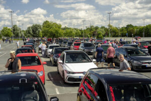 Mercedes, Volvo o Ford prometieron saltar al coche eléctrico en tiempo récord. La duda es si queda alguien por dar marcha atrás