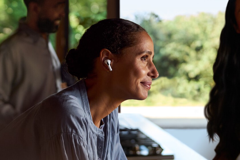 Los AirPods Pro 2 serán también unos audífonos. Apple democratiza la terapia auditiva con una actualización de software