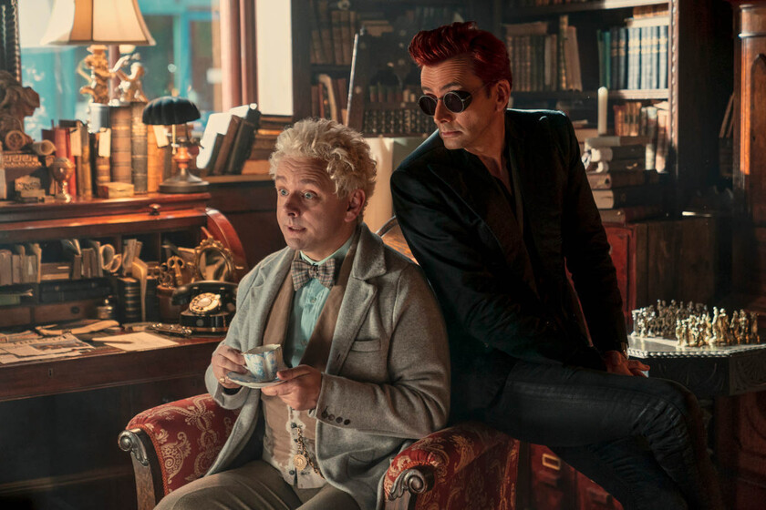 La temporada final de 'Good Omens', en peligro. Amazon sigue los pasos de Disney y suspende la producción de la serie tras las acusaciones hacia Neil Gaiman