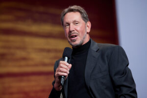 El fundador de Oracle cree que millones de cámaras con IA nos rodearán y espiarán todo lo que hacemos. Pero será por nuestro bien