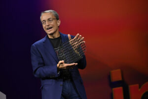 Intel creará un spinoff para su negocio de fabricación de chips. Es lo mismo que hizo AMD hace 15 años (y le fue bien)