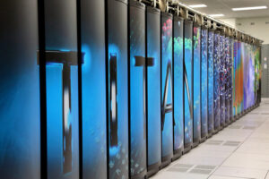 Alquilar GPUs en la nube para proyectos de IA sale muy caro. Lo soluciona una vez más la 'repatriación a la nube'