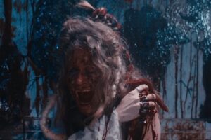 Esta violenta película de terror recaudó más de 15 veces lo que costó, se convirtió en el fenómeno del año y está en Prime Video
