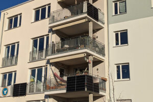 un millón de paneles solares colgados de los balcones