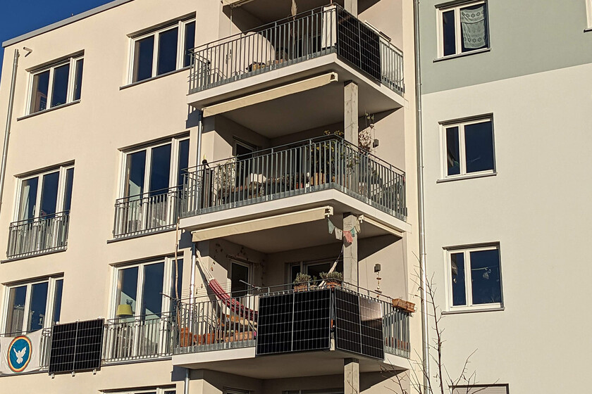 un millón de paneles solares colgados de los balcones