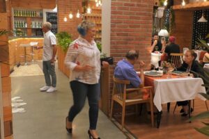 'First Dates', un soltero de Puerto de Sagunto deja colgada a su cita en la entrada del restaurante. "Me ha parecido descortés"