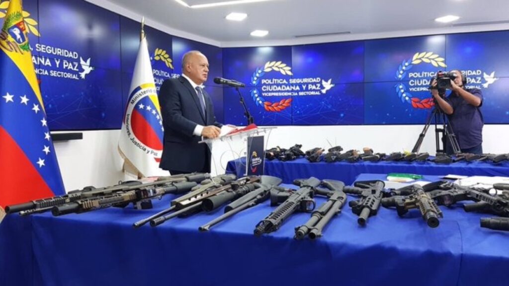 Diosdado Cabello anuncia la incautación de armamento que ingresó a Venezuela desde EEUU