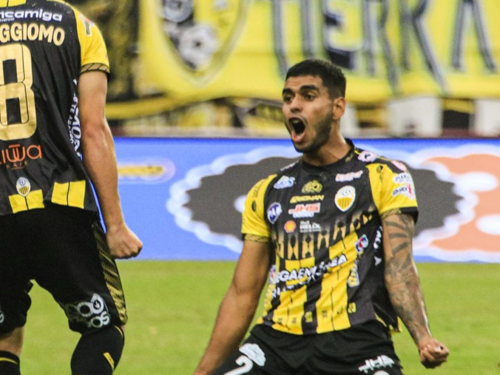Táchira venció y sigue en la pelea