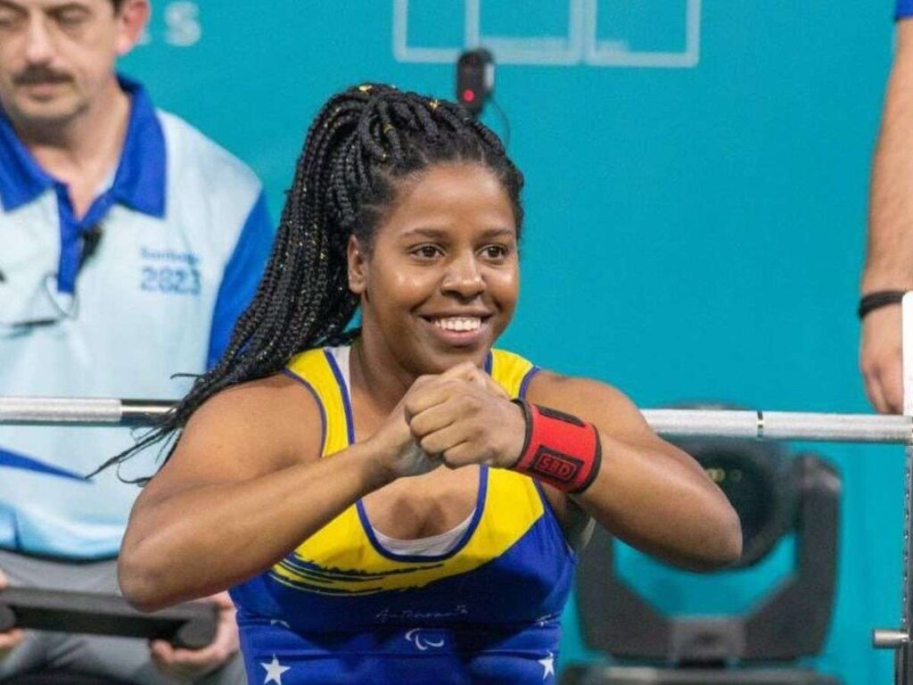 Clara Fuentes se alza con oro y récord en parapotencia