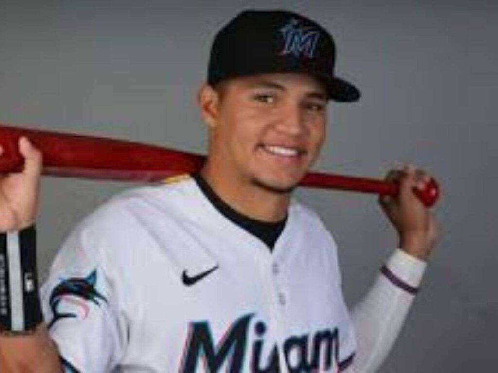 Javier Sanoja hizo su debut en el Big Show con los Marlins
