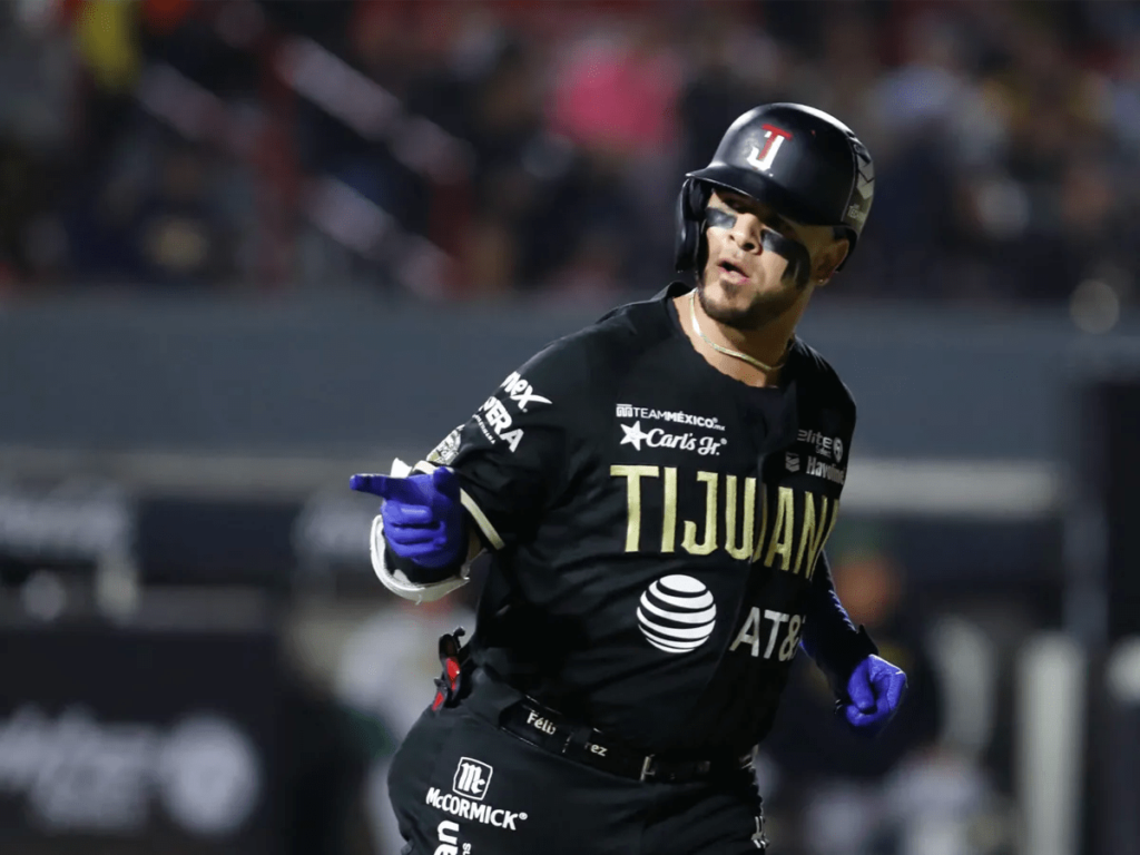 Félix Pérez firma con Cangrejeros de Santurce