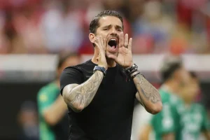 El futuro de Fernando Gago con Chivas está en el aire