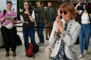 Gisèle Pelicot recibió, impasible, las disculpas de uno de sus agresores