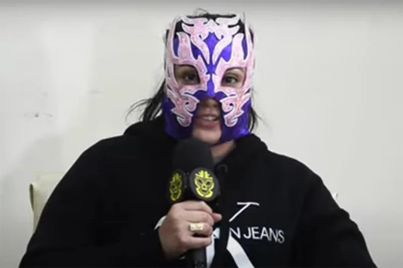 Luchadora ‘La Hiedra’ confronta a acosador sexual