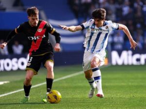 Jon Aramburu brilló ante el Valencia