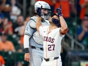 Altuve logró el 20-20 por tercera ocasión en su carrera