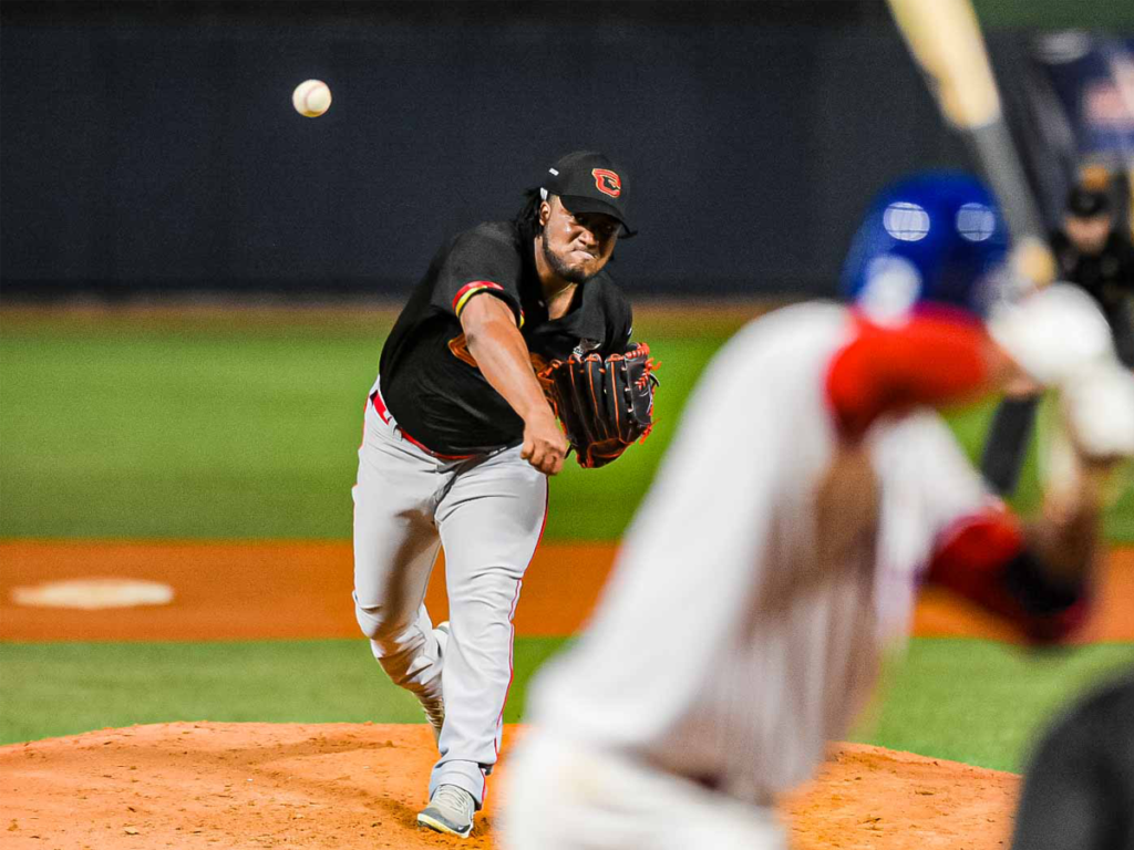 Cardenales se trae al pitcher Keyvius Sampson