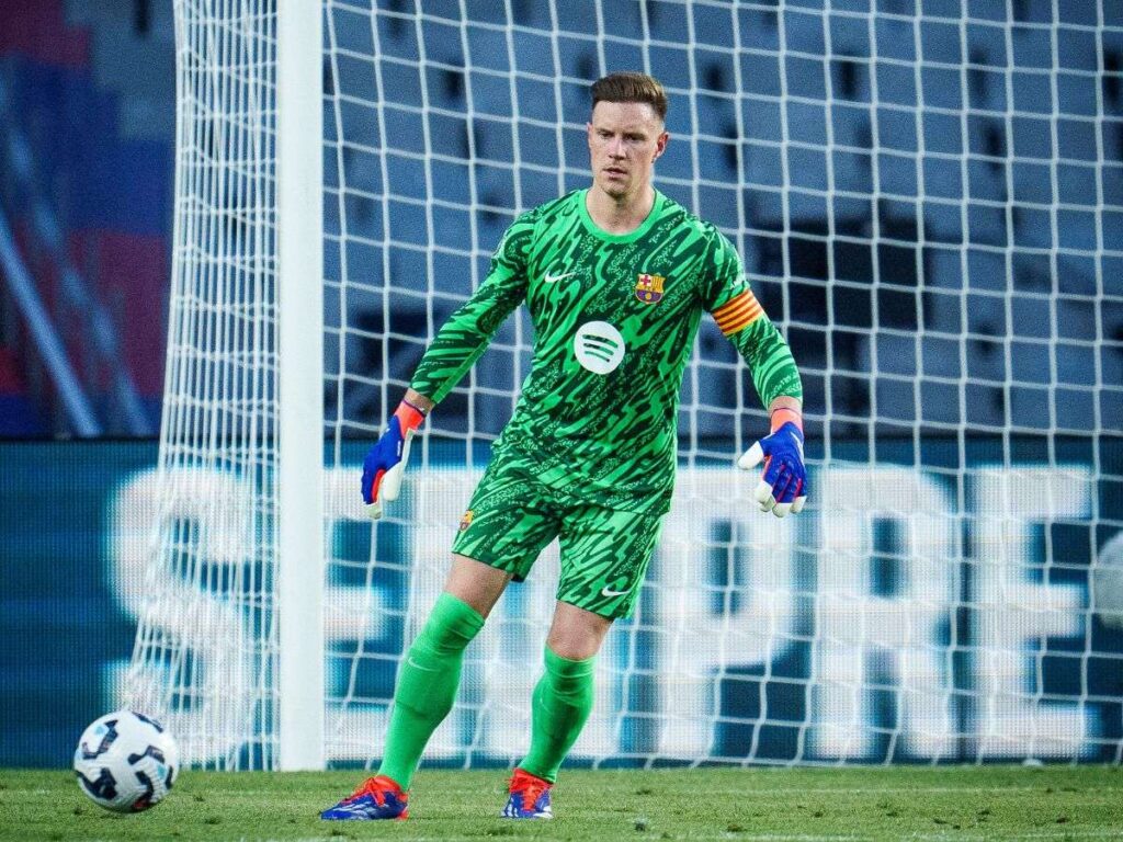 Ter Stegen sufrió rotura en el tendón de su rodilla derecha