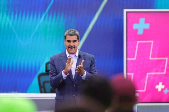 Maduro decreta inicio de la temporada navideña desde el 1° de octubre