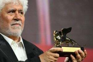 Español Pedro Almodóvar ganó el León de Oro del Festival de Venecia con "La habitación de al lado"