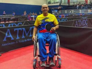 Roberto Quijada avanzó de ronda en paratenis de mesa
