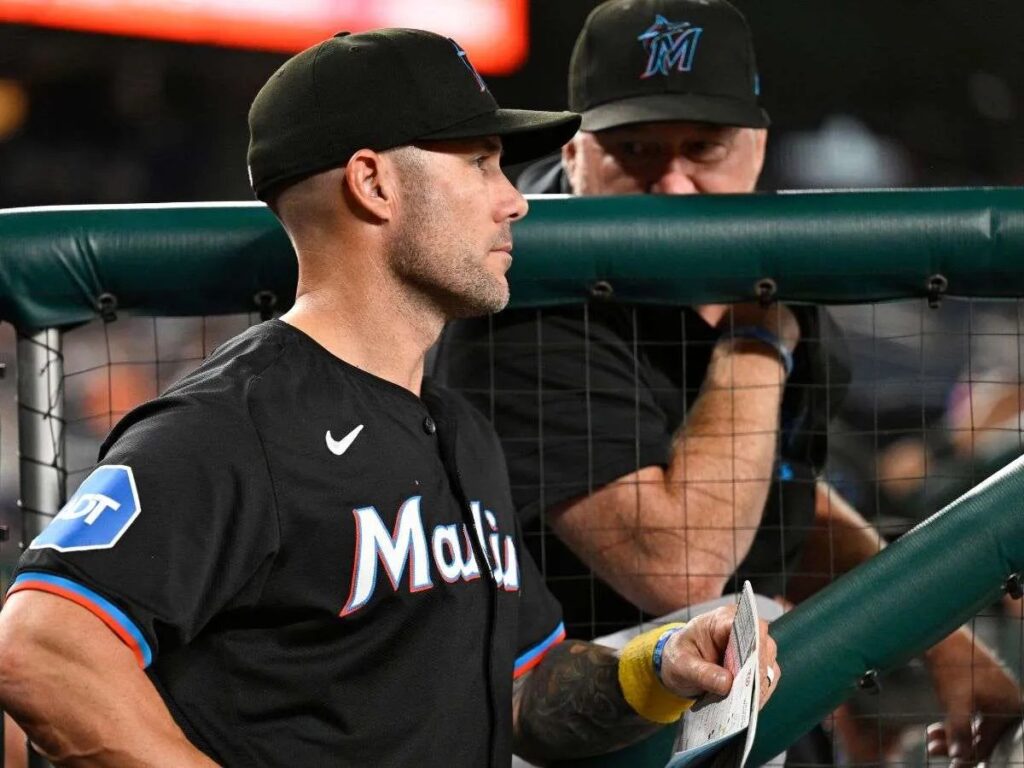 Marlins despide al manager Skip Schumaker
