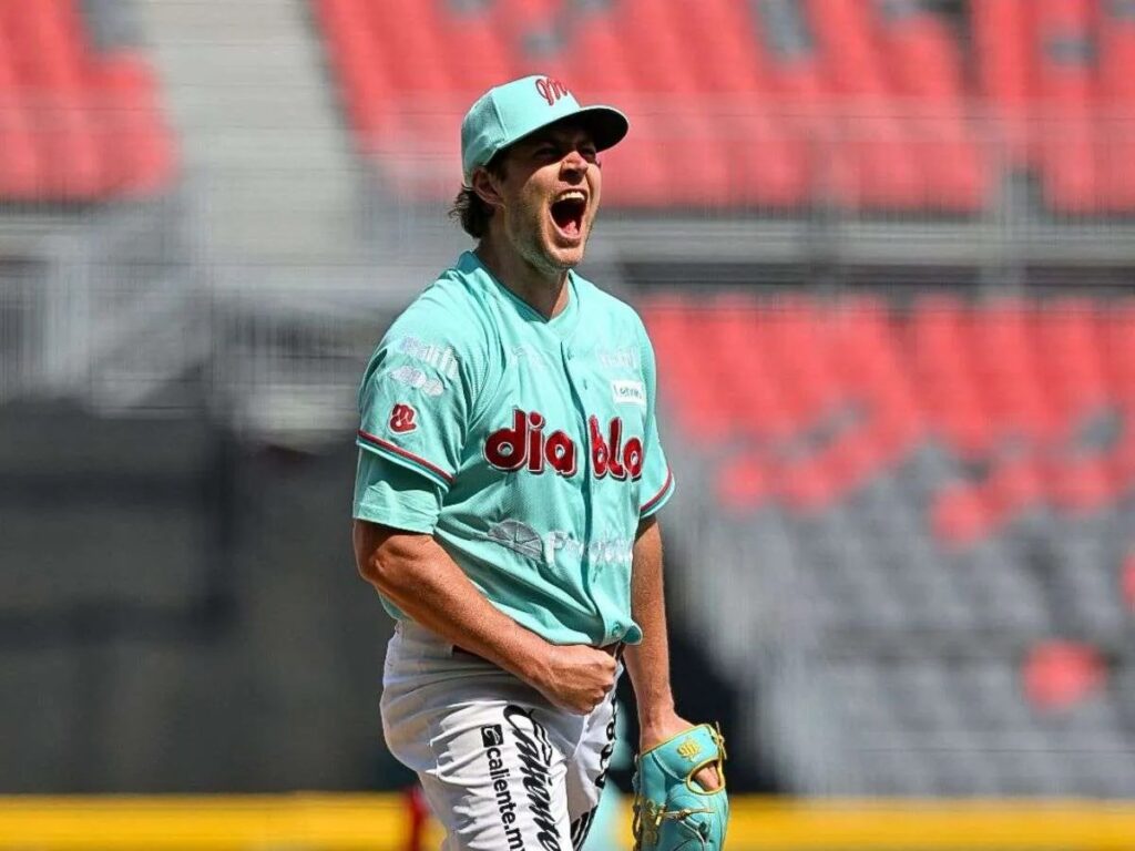 Tiburones sigue firme en su búsqueda de Trevor Bauer