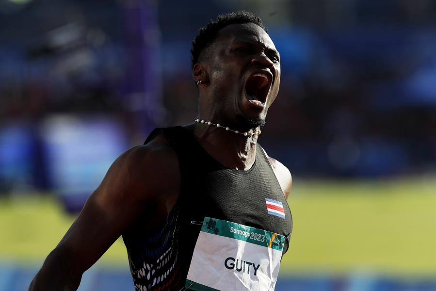 Guity cumple su promesa tras accidente; ¡campeón paralímpico y récord!