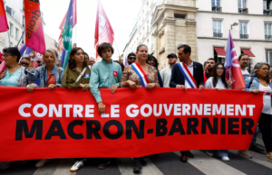 Miles de manifestantes se movilizan en París contra el Gobierno Macron-Barnier