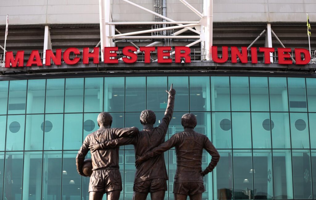 Manchester United con pérdidas de más de 100 millones de libras