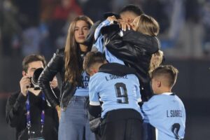 Luis Suárez se depside de Uruguay.